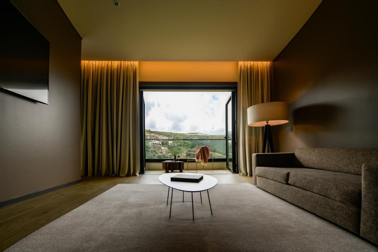 Mw Douro Wine & Spa Santa Marta de Penaguião Εξωτερικό φωτογραφία A room at the hotel