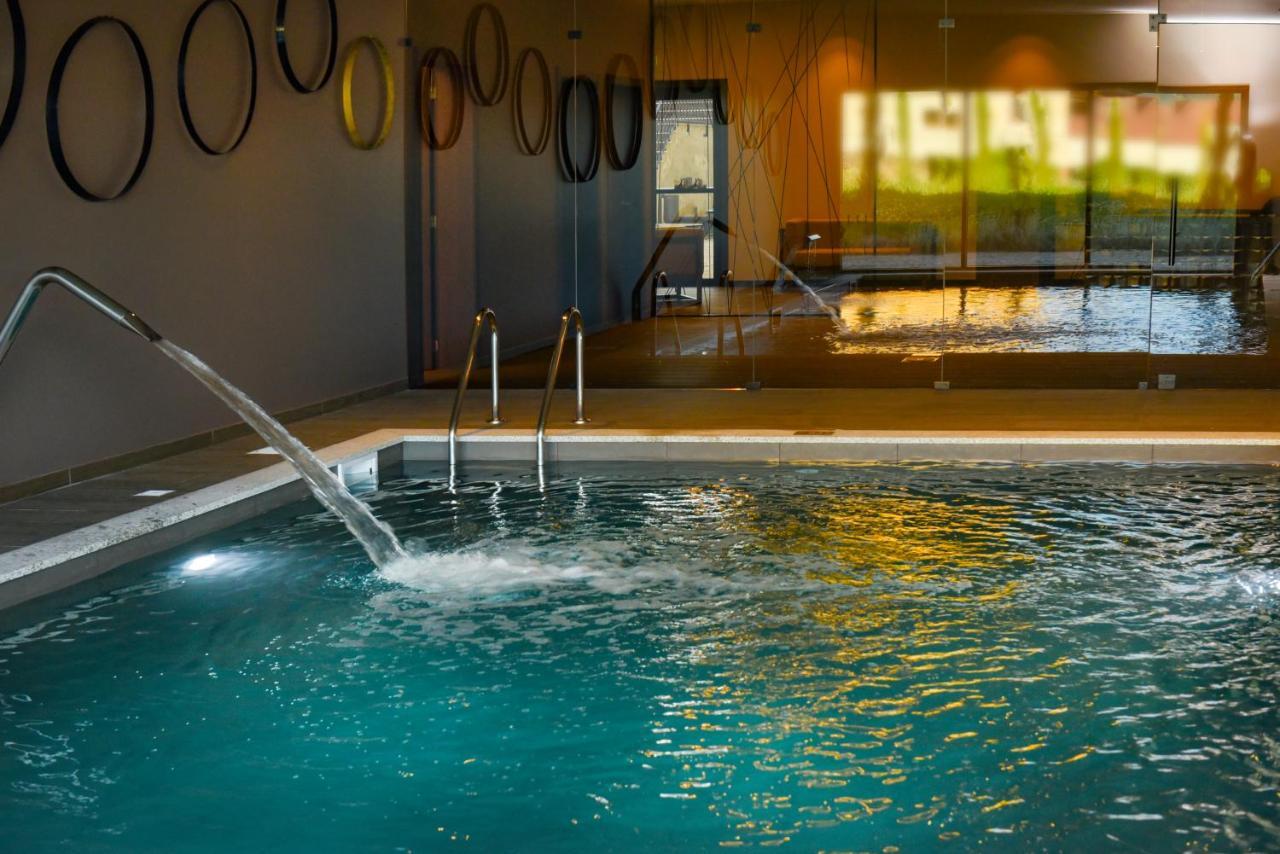 Mw Douro Wine & Spa Santa Marta de Penaguião Εξωτερικό φωτογραφία The swimming pool at the hotel