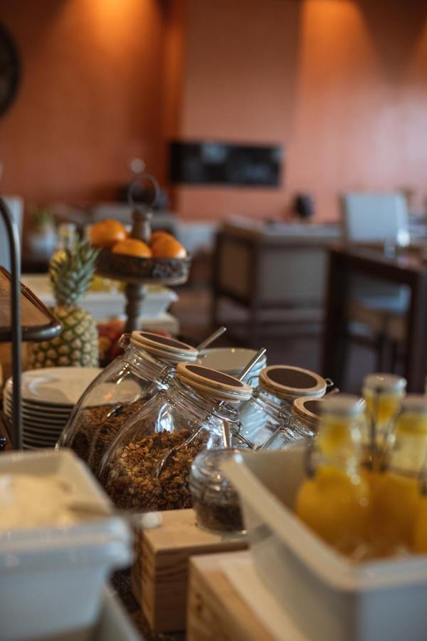 Mw Douro Wine & Spa Santa Marta de Penaguião Εξωτερικό φωτογραφία Breakfast at the hotel