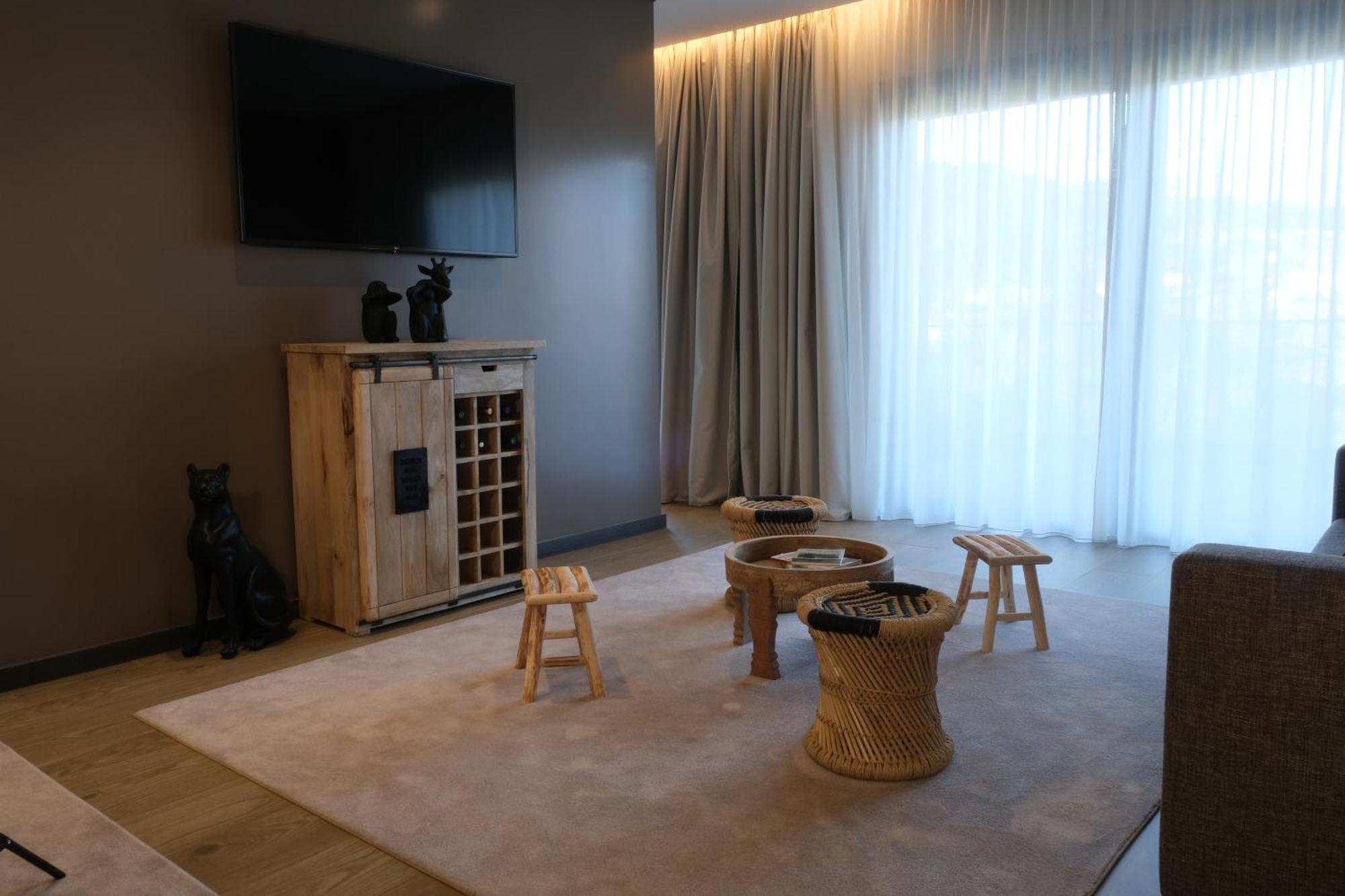 Mw Douro Wine & Spa Santa Marta de Penaguião Εξωτερικό φωτογραφία A living room at the hotel